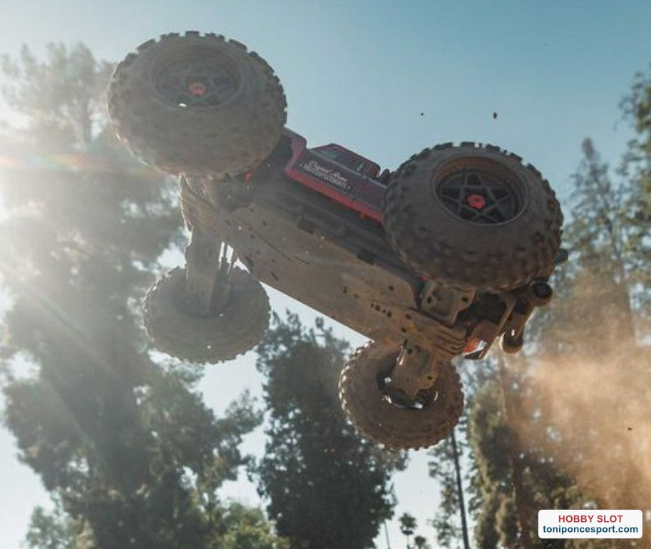 Monster OUTCAST 4S 4X4 RTR Brushless Stunt Truck Red.
