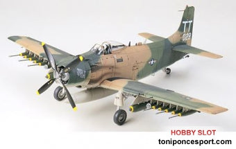 Avion Douglas A1J Skyraider USAF 1/48.
