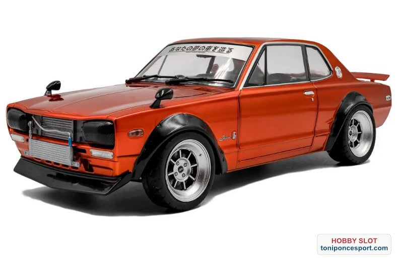 Nissan Skyline (C10) Hakosuka naranja metalizado.