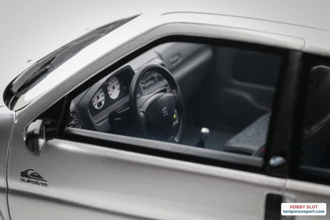 Peugeot 106 Quiksilver Gris Cuarzo 2000