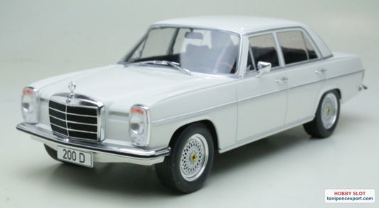 Mercedes 200D W115 1968 Blanco.